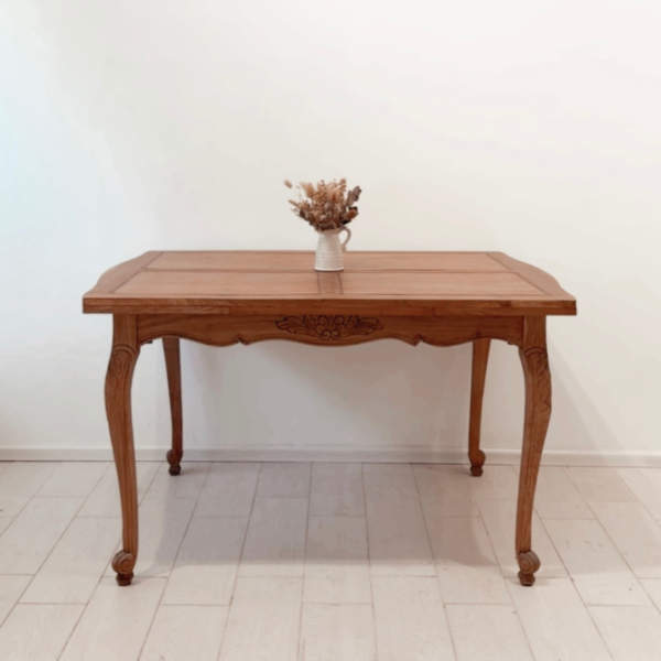 Mesa Consuelo